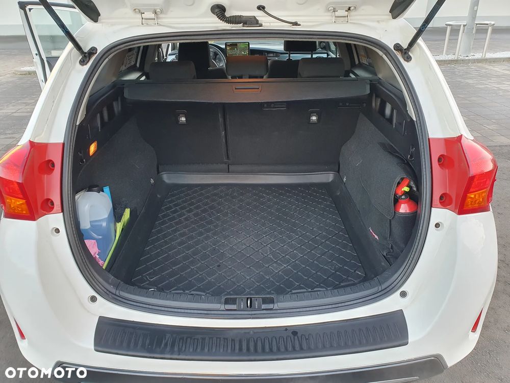 Toyota Auris 1.8 HSD Sol - 9