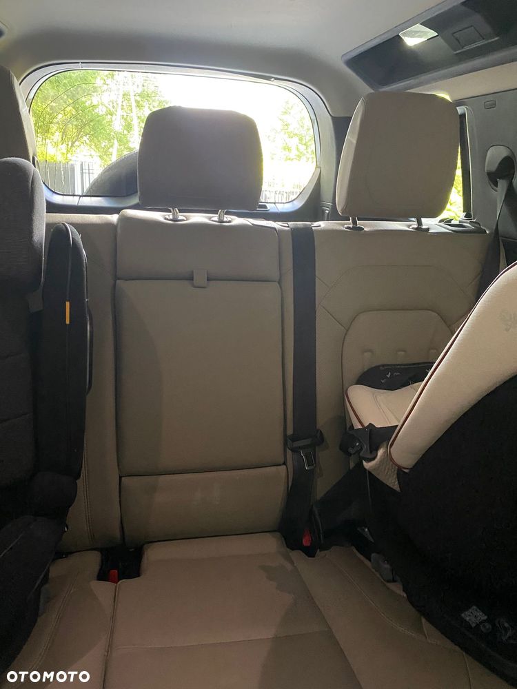 Land Rover Defender 2.0 P300 - 7