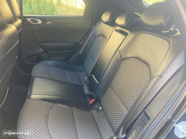 Kia XCeed 1.6 GDi PHEV Tech - 24