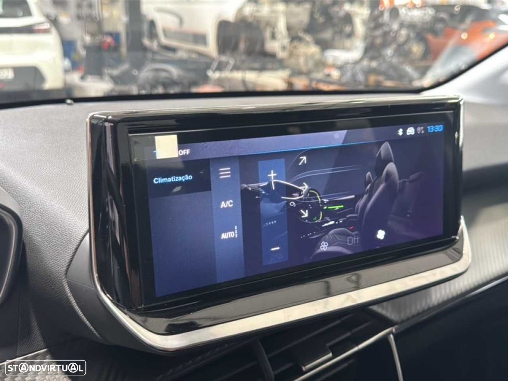 Peugeot 208 1.2 PureTech Allure - 21