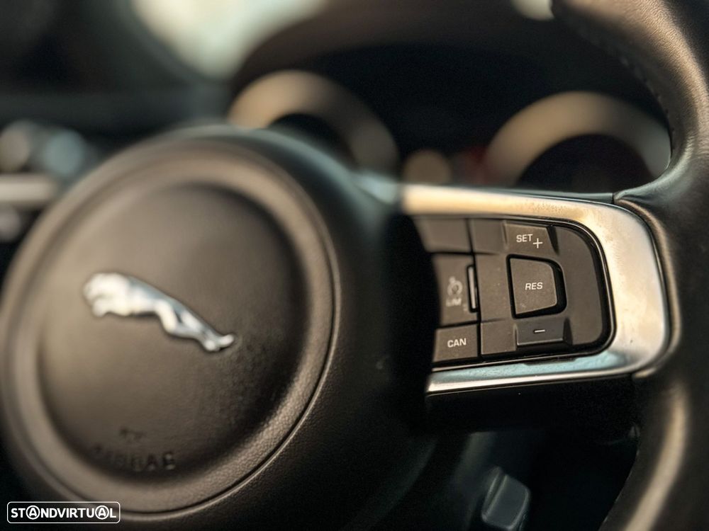 Jaguar F-Pace 20d Aut. R-Sport - 38