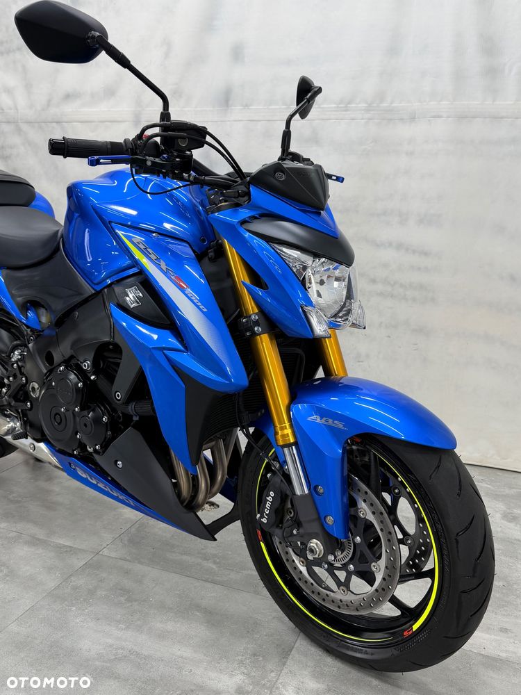 Suzuki GSX 1000 - 18