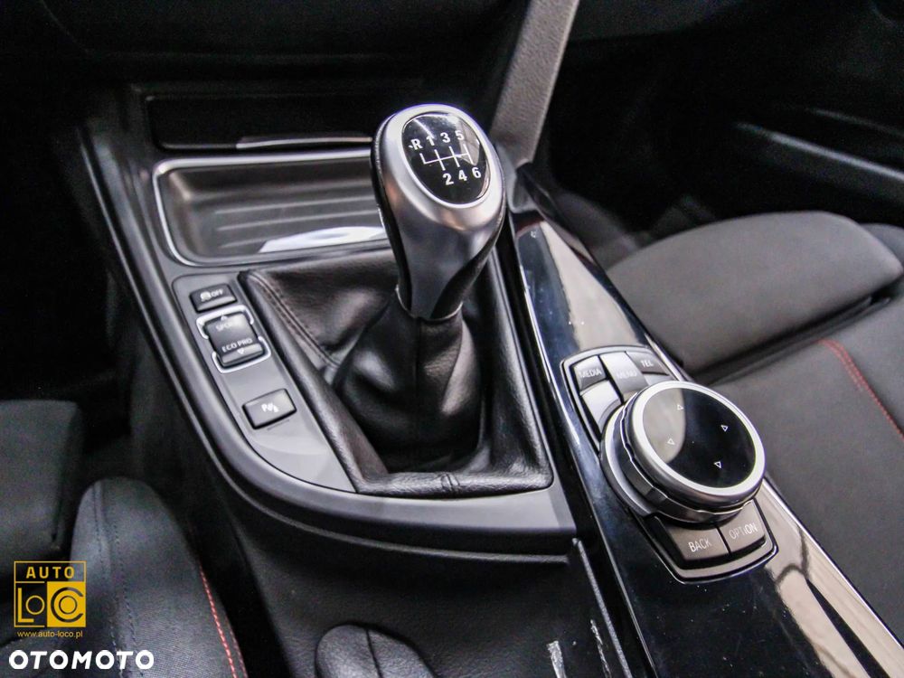 BMW Seria 3 320i M Sport - 24