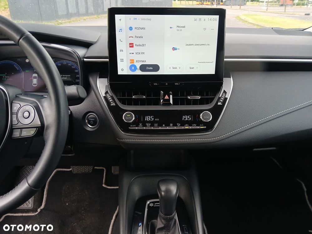 Toyota Corolla 1.8 Hybrid Comfort - 32