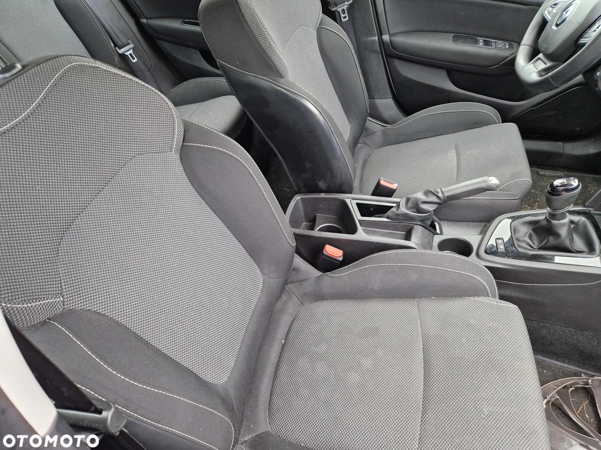 Renault Megane ENERGY TCe 100 PLAY - 9