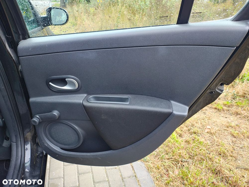 Renault Clio - 15
