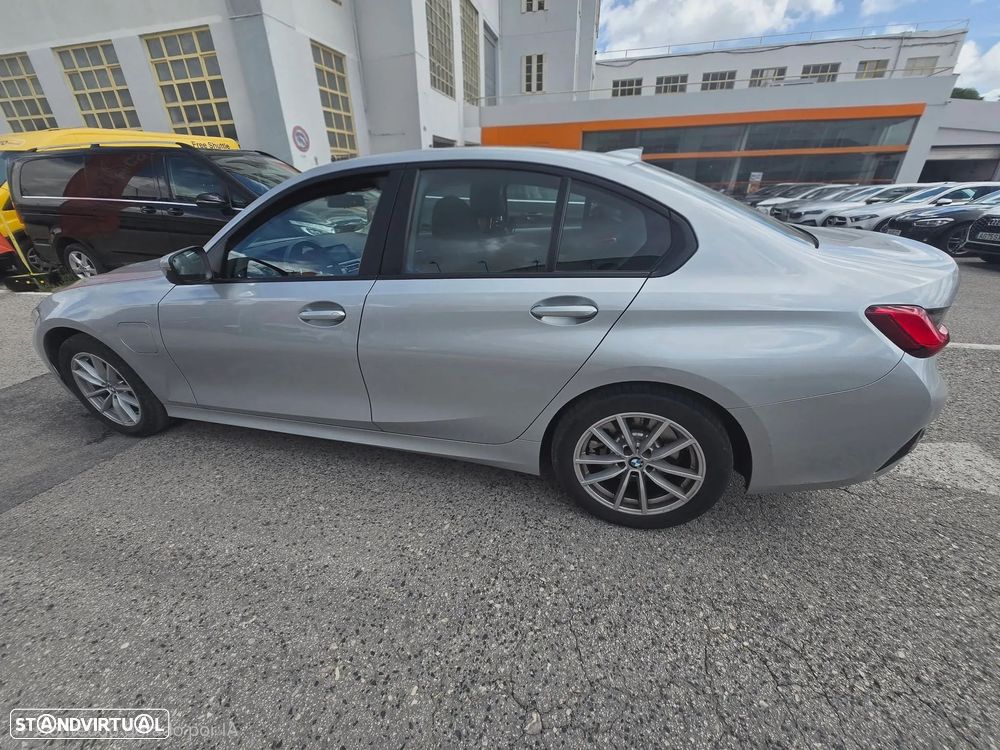 BMW 330 e iPerformance Line Luxury - 2