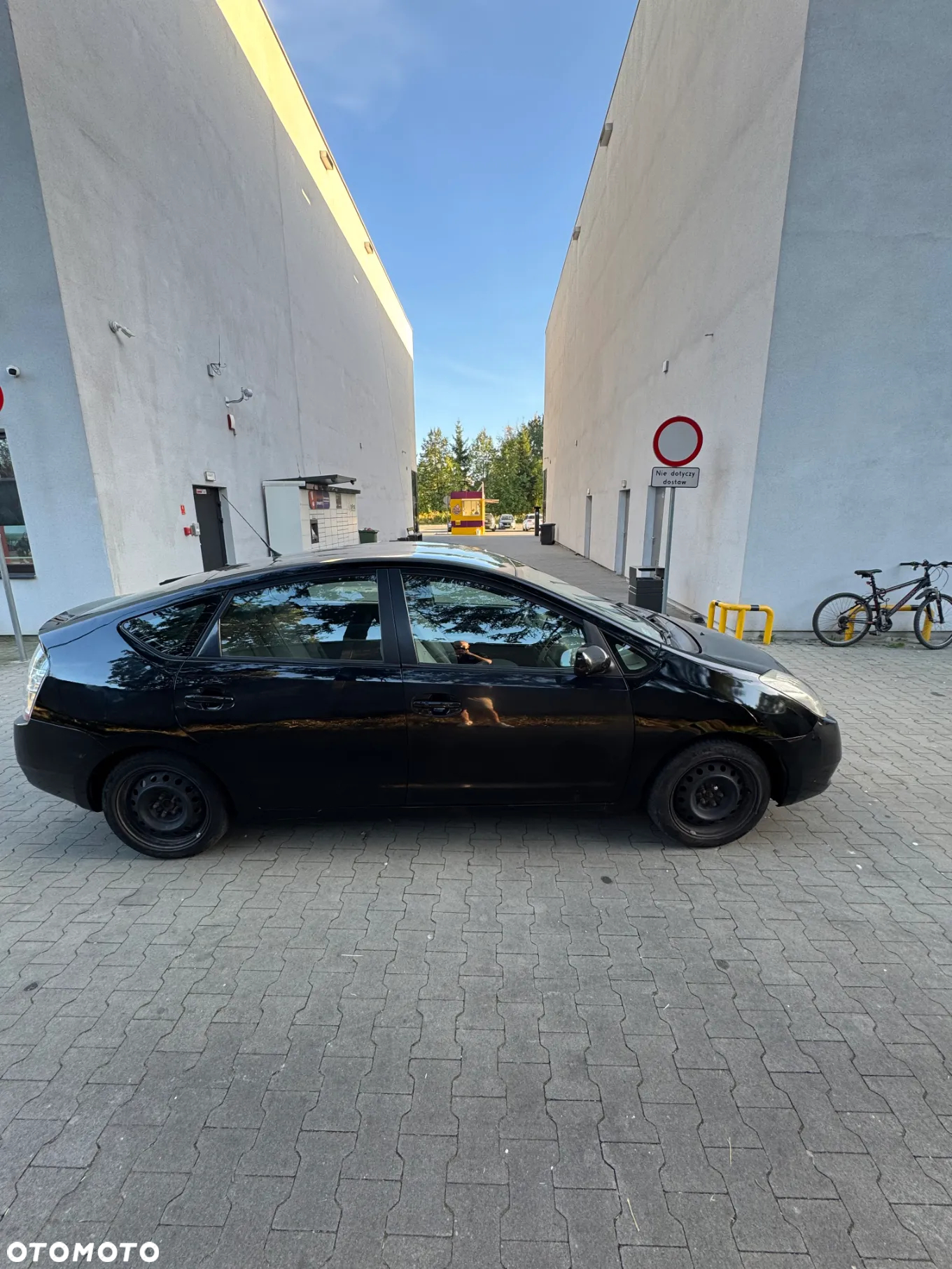 Toyota Prius - 4