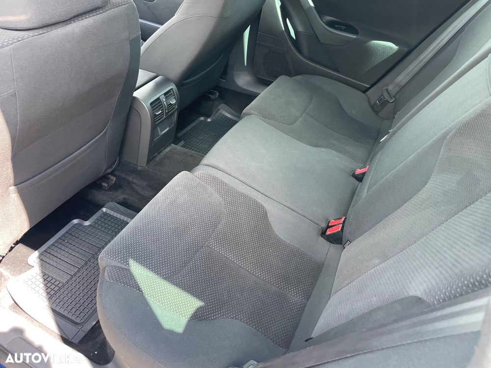 Volkswagen Passat 2.0 TDI DPF Comfortline - 10