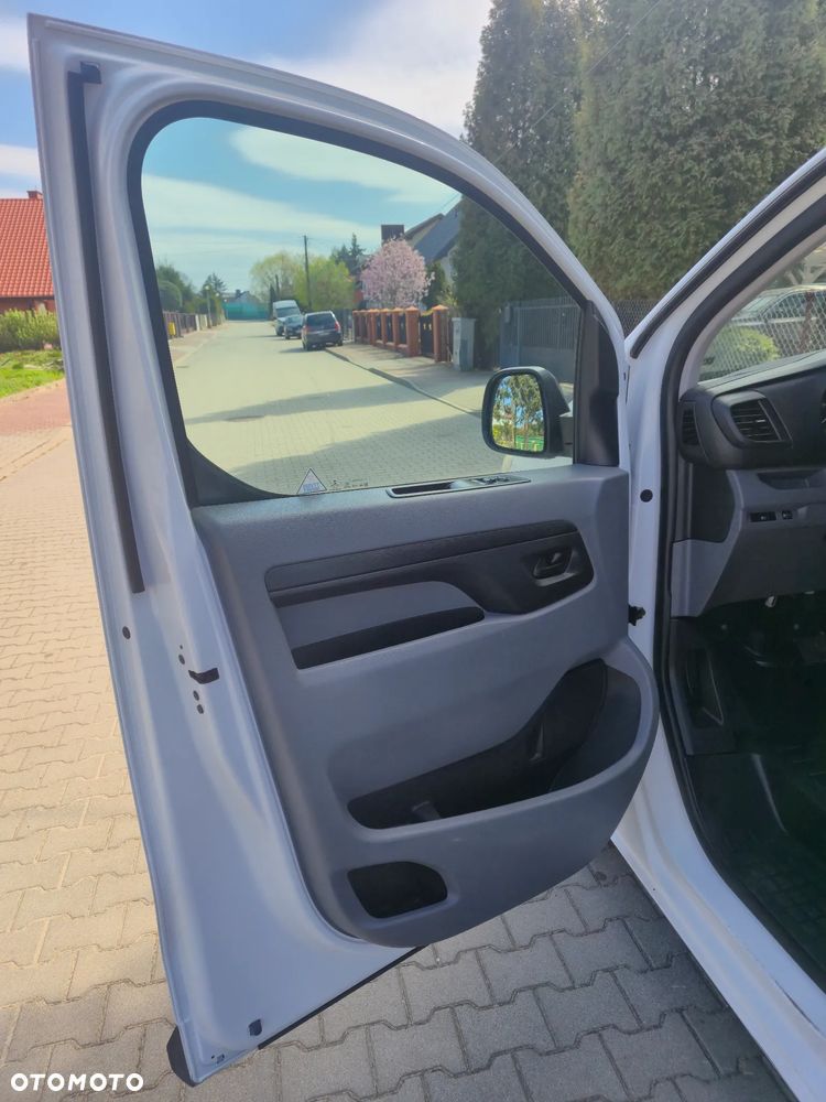 Toyota Proace L2 2020r 2.0HDI BLIS KAMERA  FULL SERVIS ASO JAK NOWY 100% BEZWYPADKOWY - 22