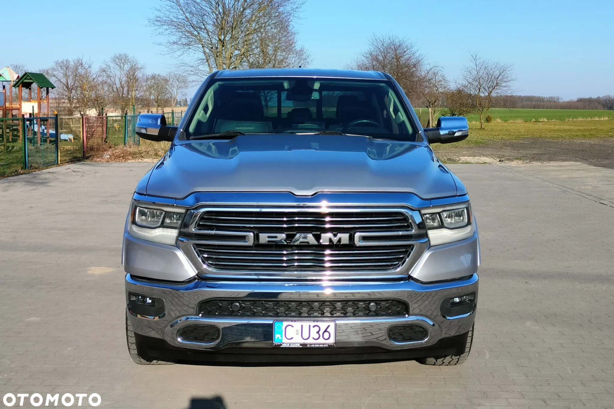 RAM 1500 Crew Cab Shortbed Laramie - 9