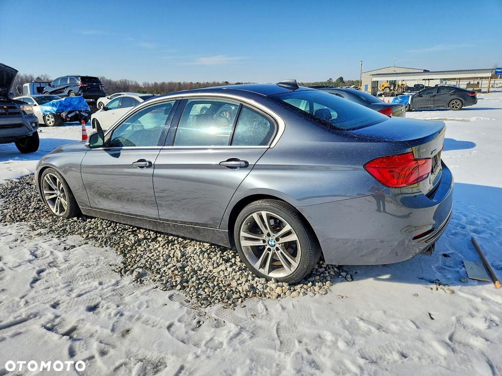 BMW Seria 3 330i xDrive Sport Line - 3