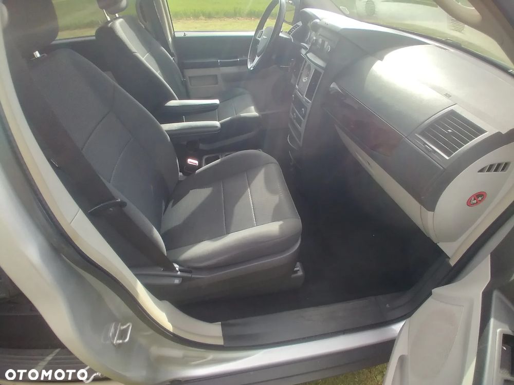 Chrysler Grand Voyager - 6