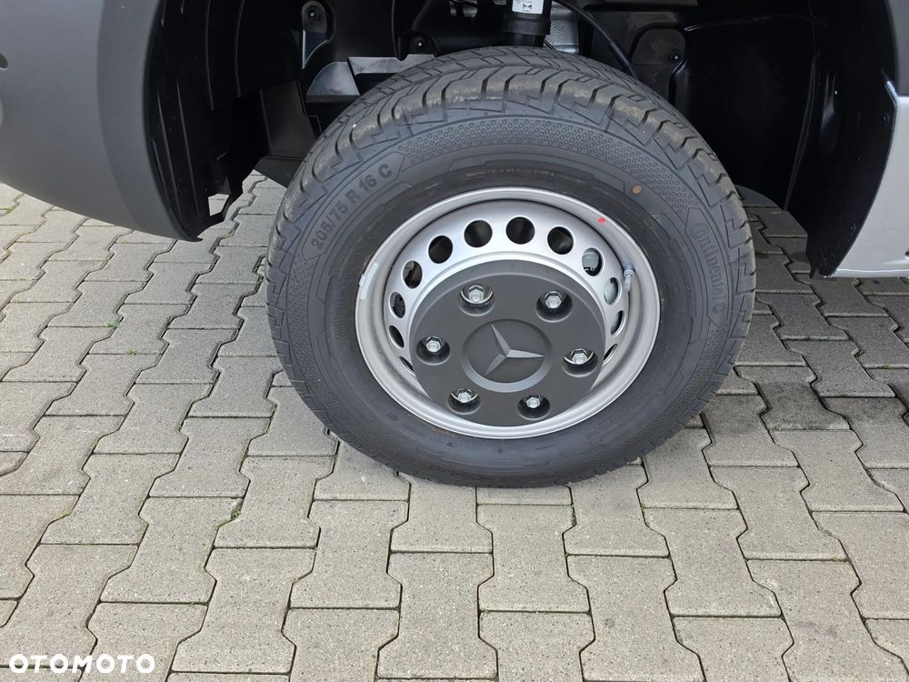 Mercedes-Benz Sprinter 519 CDI Furgon PRO Ekstra Długi 4325+mm; 5,5 tony - 7
