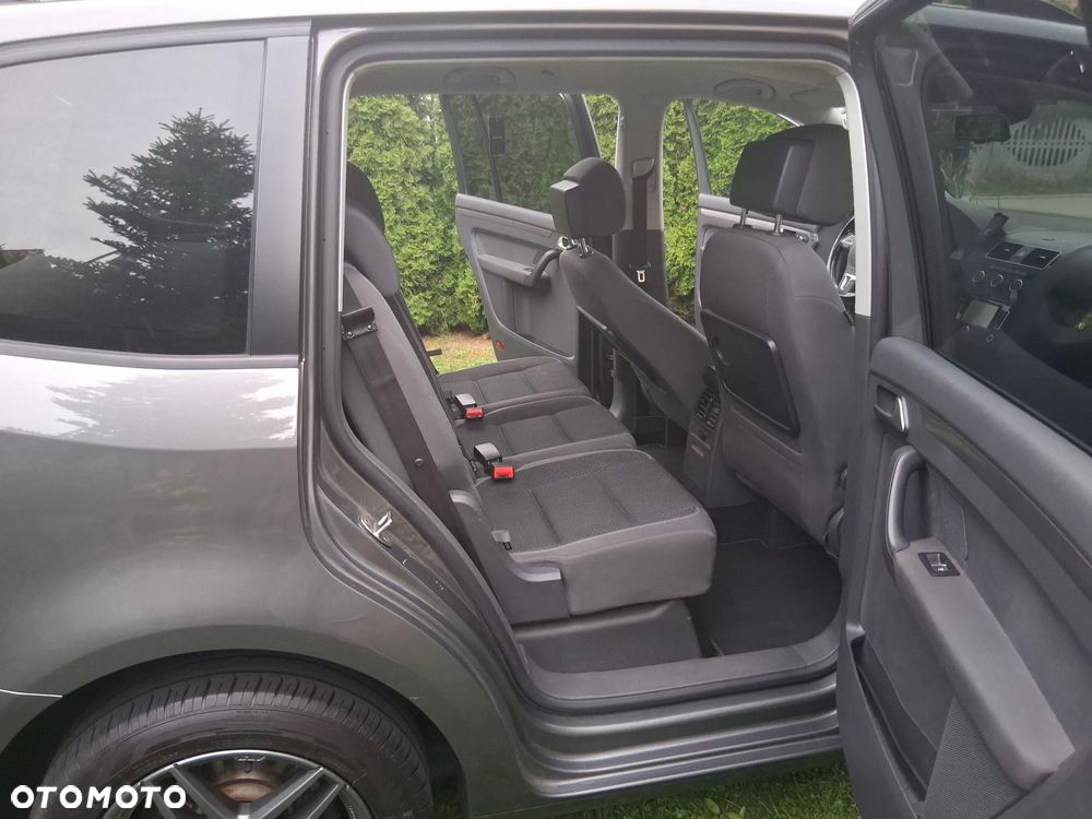 Volkswagen Touran 1.6 TDI DPF BlueMot Comfortline - 16