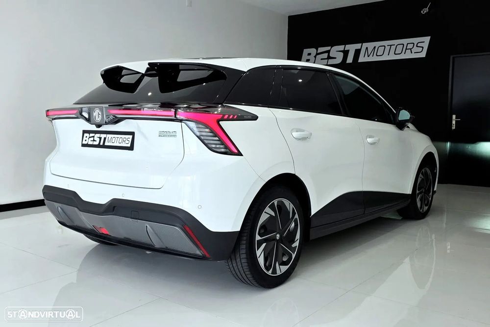 MG MG4 64 kWh Luxury - 5