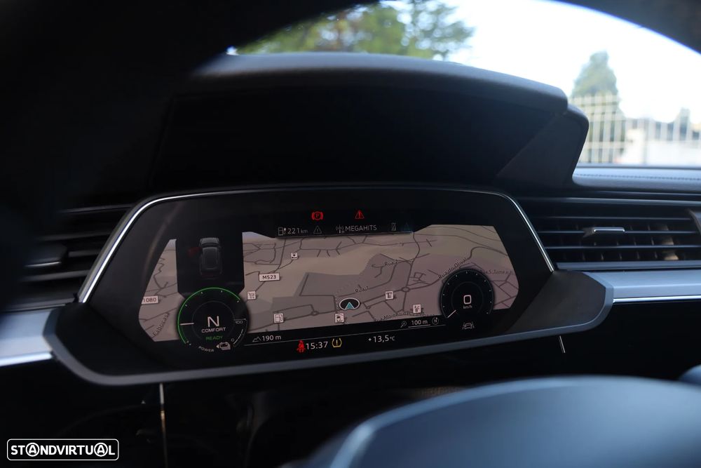 Audi e-tron 55 quattro S line - 24