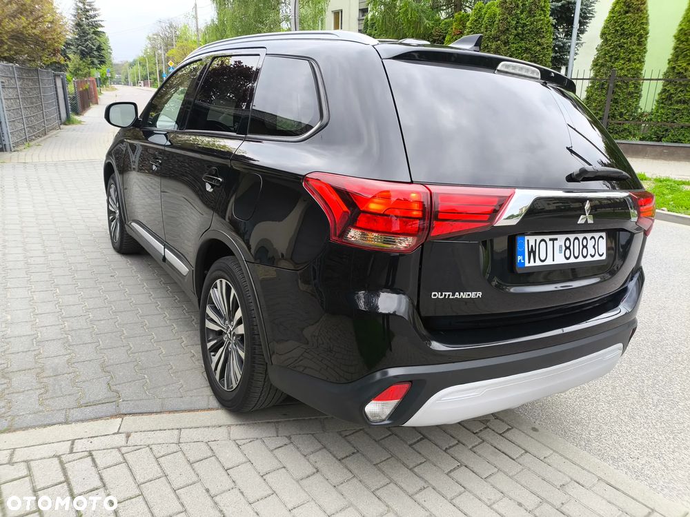 Mitsubishi Outlander - 16