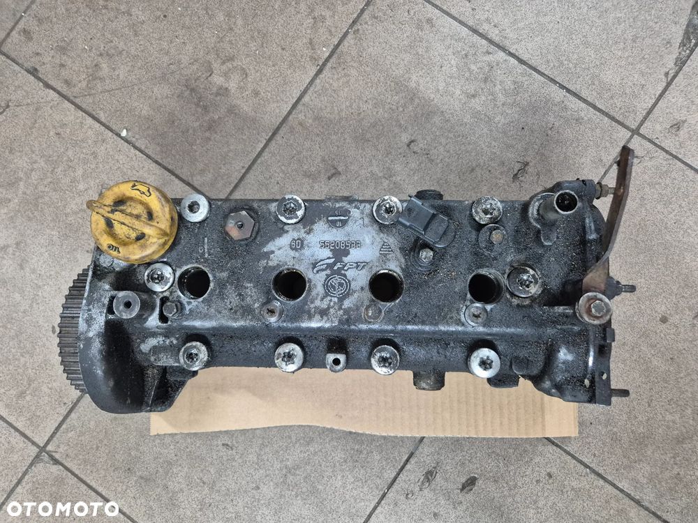 POKRYWA GŁOWICY WAŁKI ROZRZĄDU OPEL COMBO D FIAT DOBLO II 15r. 1.4 16V - 2