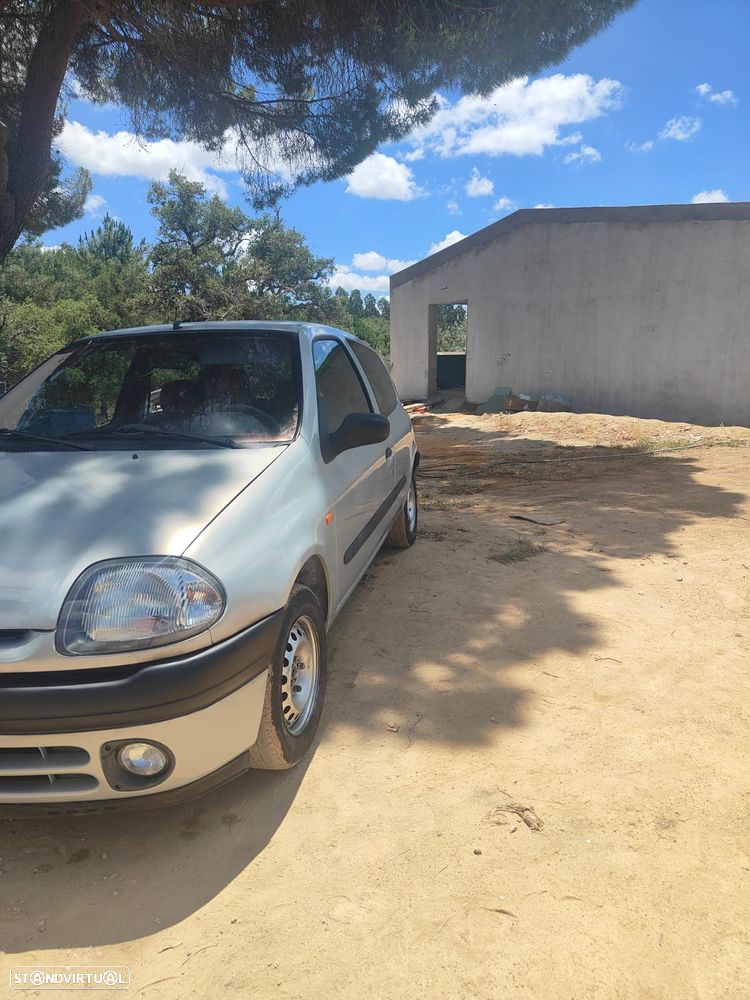 Renault Clio 1.2 RT - 2
