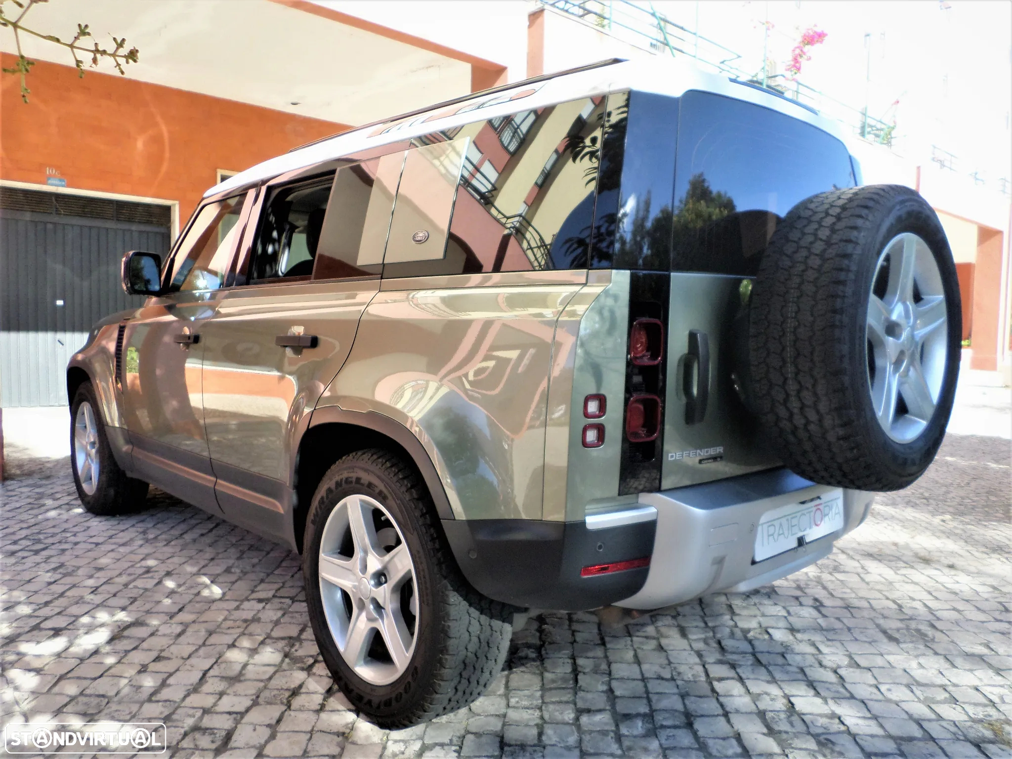Land Rover Defender 2.0 D 110 AWD First Edition - 13