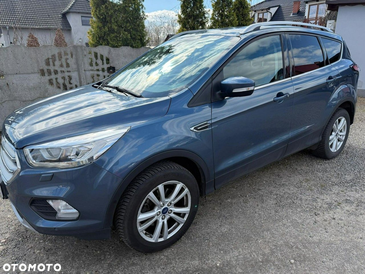 Ford Kuga - 11