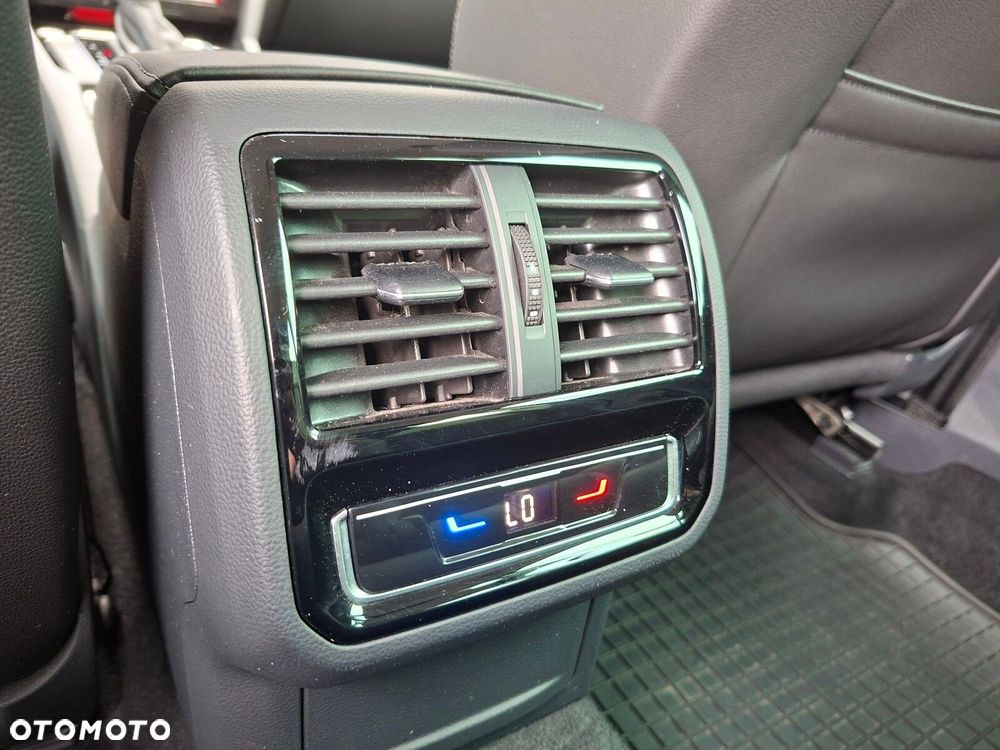 Volkswagen Passat - 8