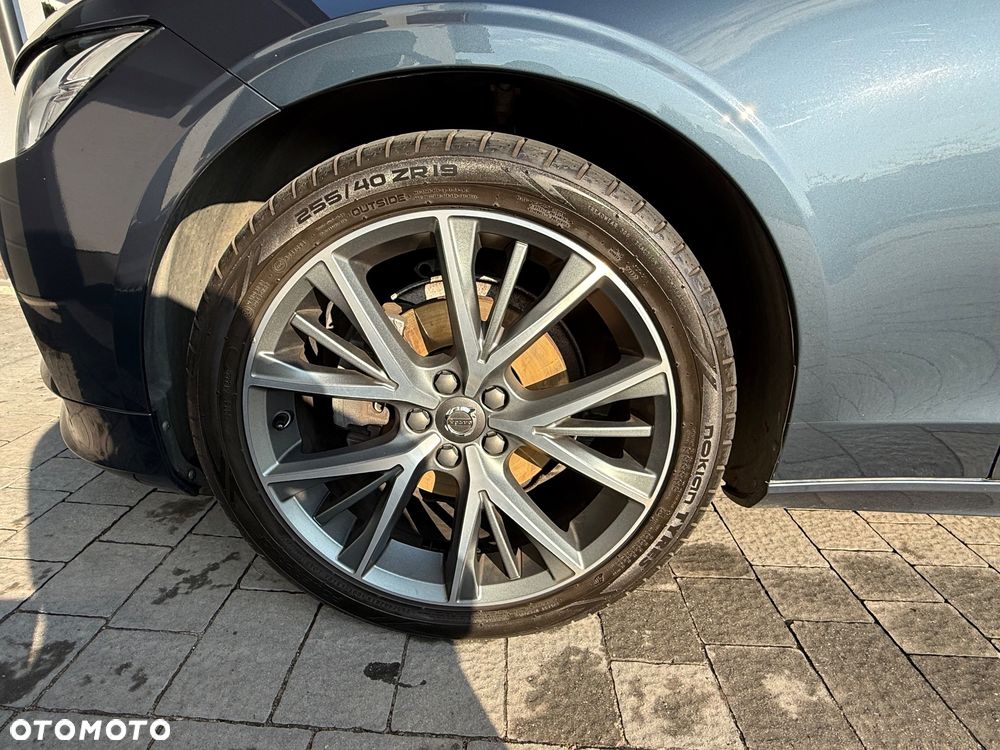 Volvo V90 D4 Momentum Pro - 17