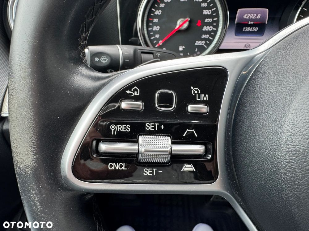 Mercedes-Benz Klasa E 220 d 9G-TRONIC - 17