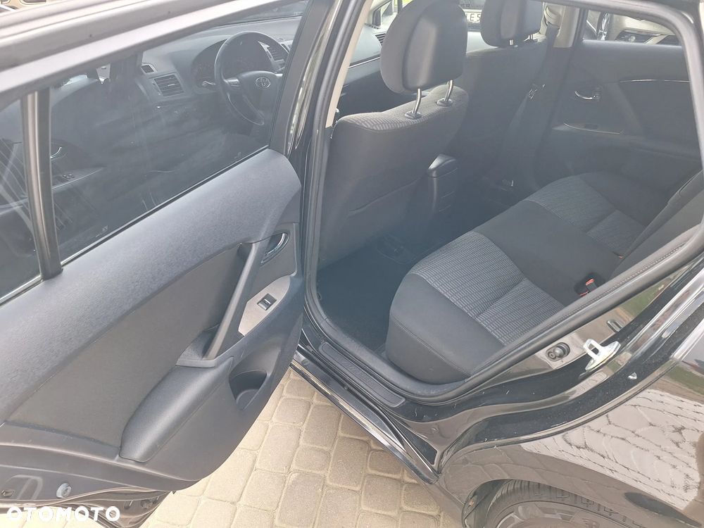 Toyota Avensis - 7