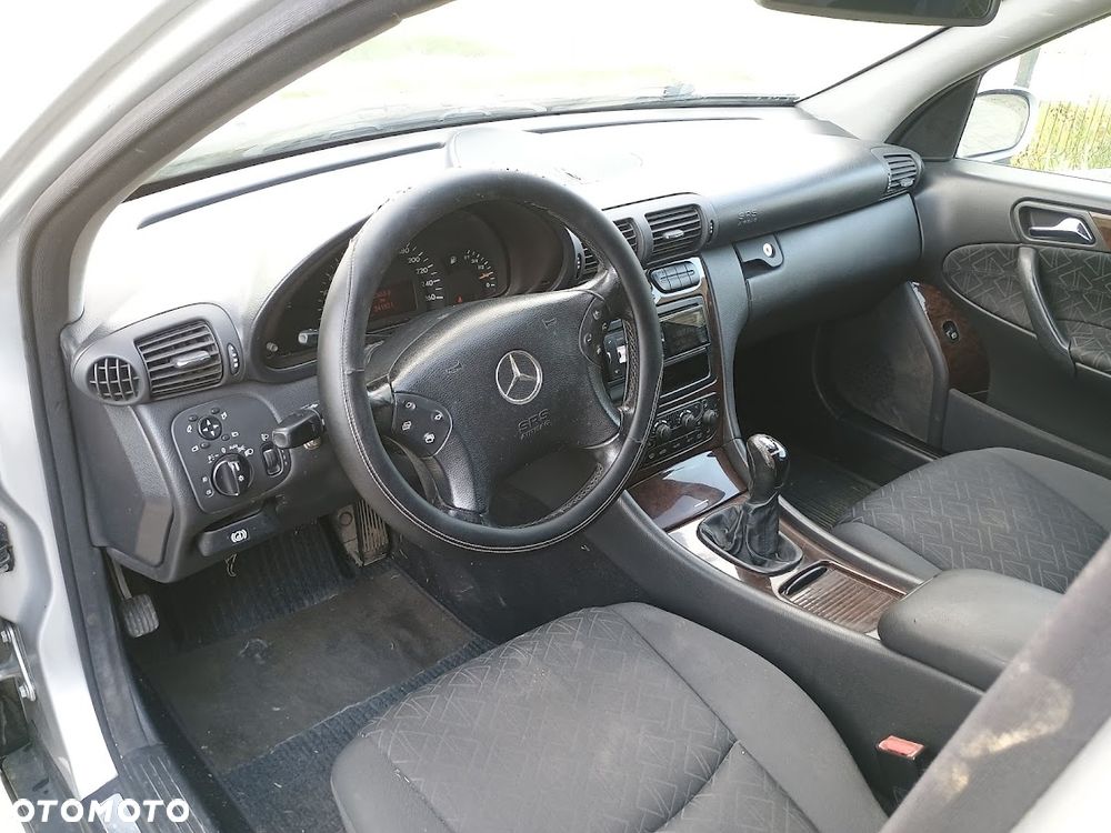 Mercedes-Benz Klasa C 200 T CDI Classic - 9