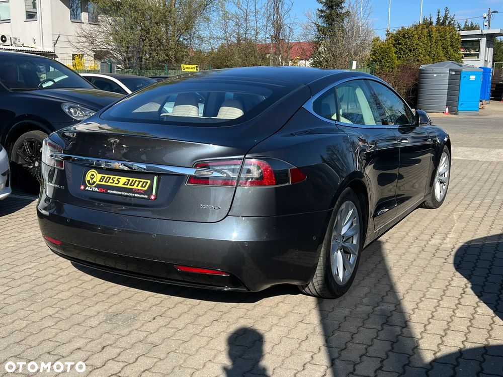 Tesla Model S - 9