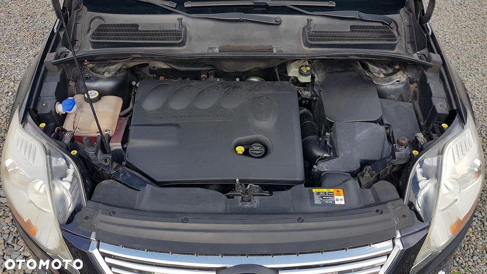 Ford Kuga 2.0 TDCi 4x4 Titanium - 38
