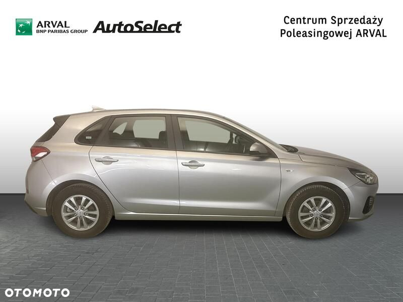 Hyundai i30 1.5 DPI Classic + - 7