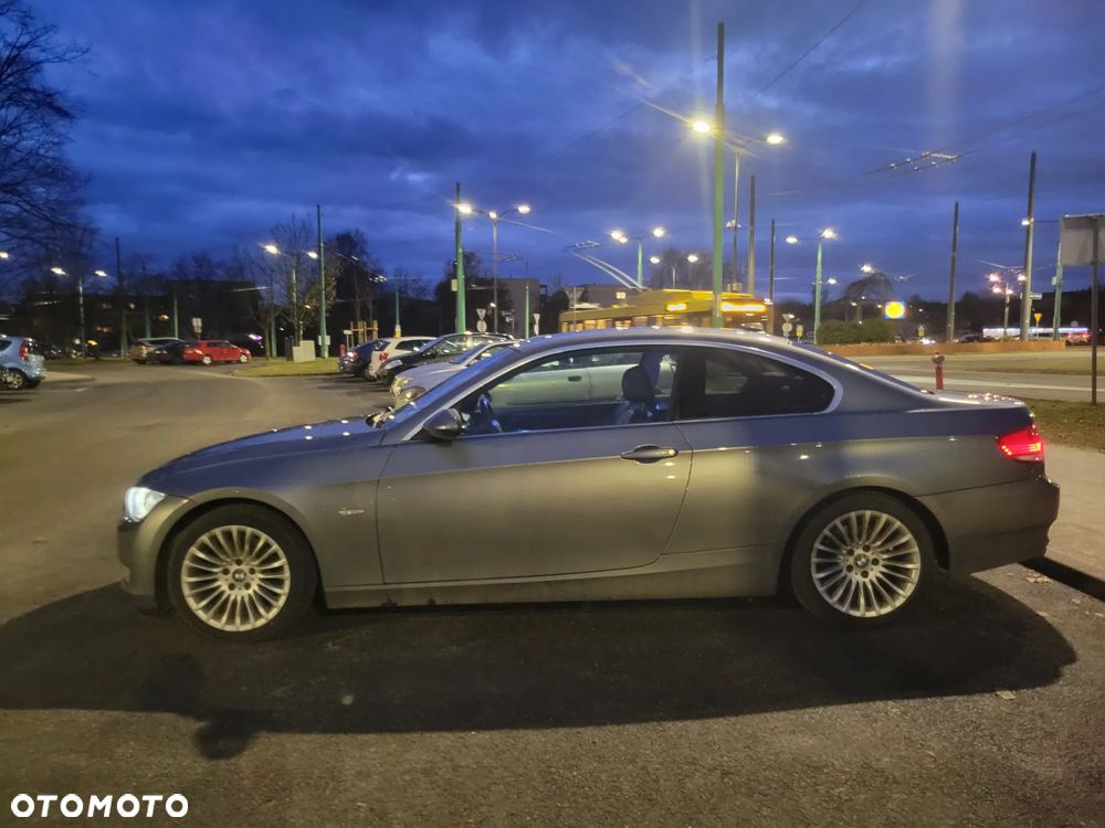 BMW Seria 3 325i - 2