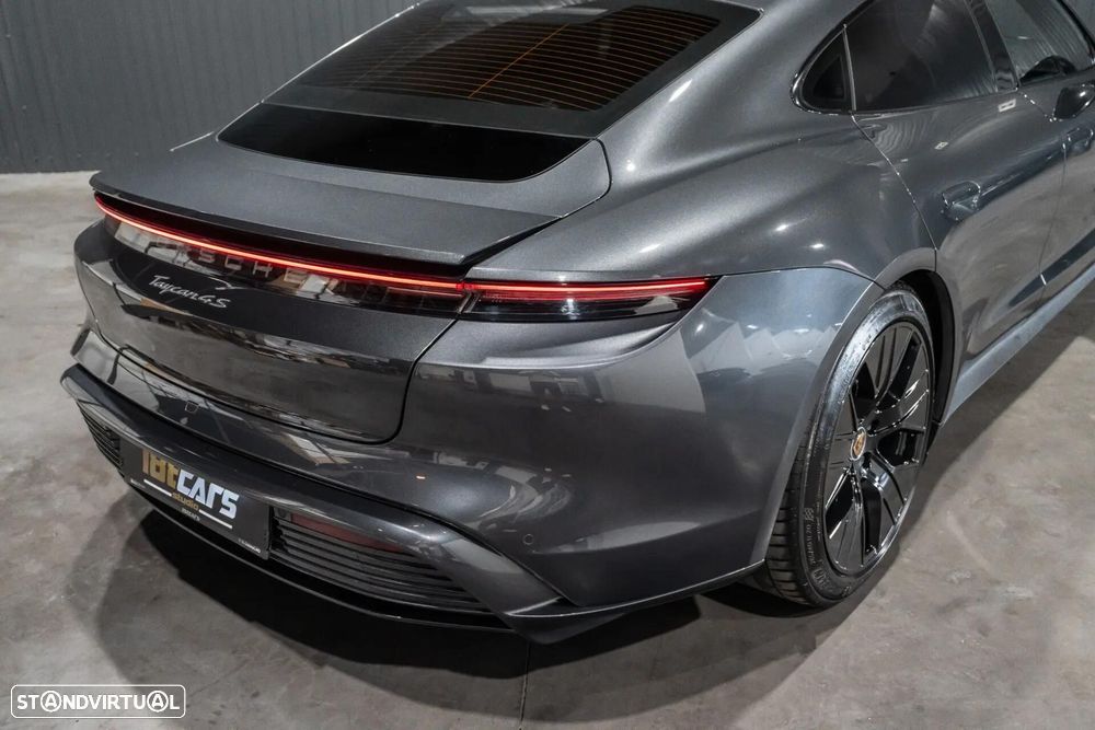 Porsche Taycan 4S - 41