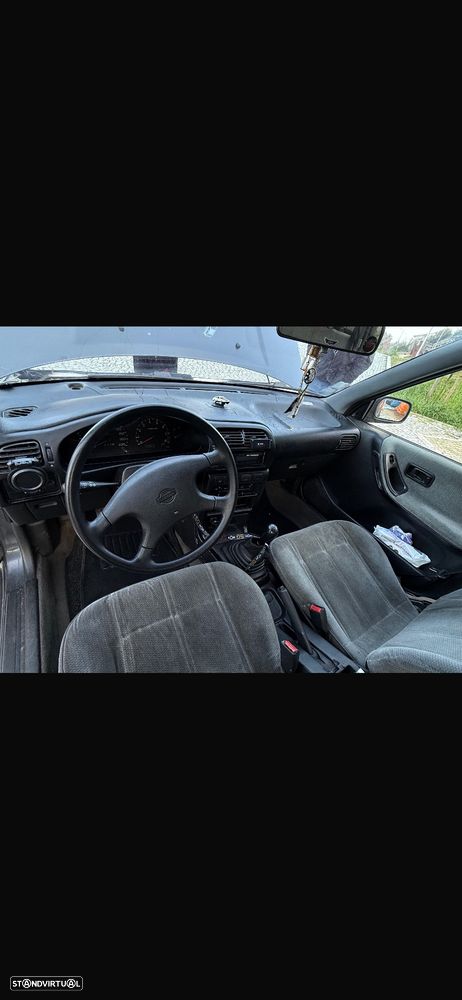 Nissan Sunny Hatchback 1.4 SLX - 10