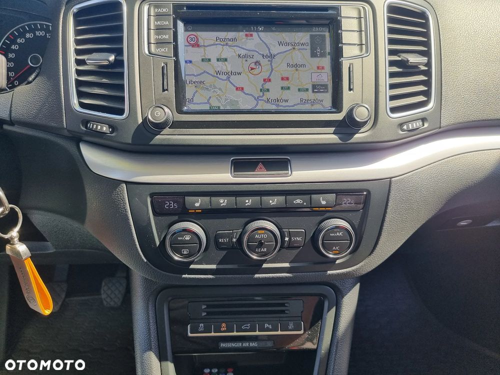 Volkswagen Sharan 2.0 TDI (BlueMotion Technology) Highline - 26