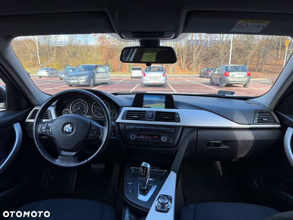 BMW Seria 3 320d Sport-Aut - 11