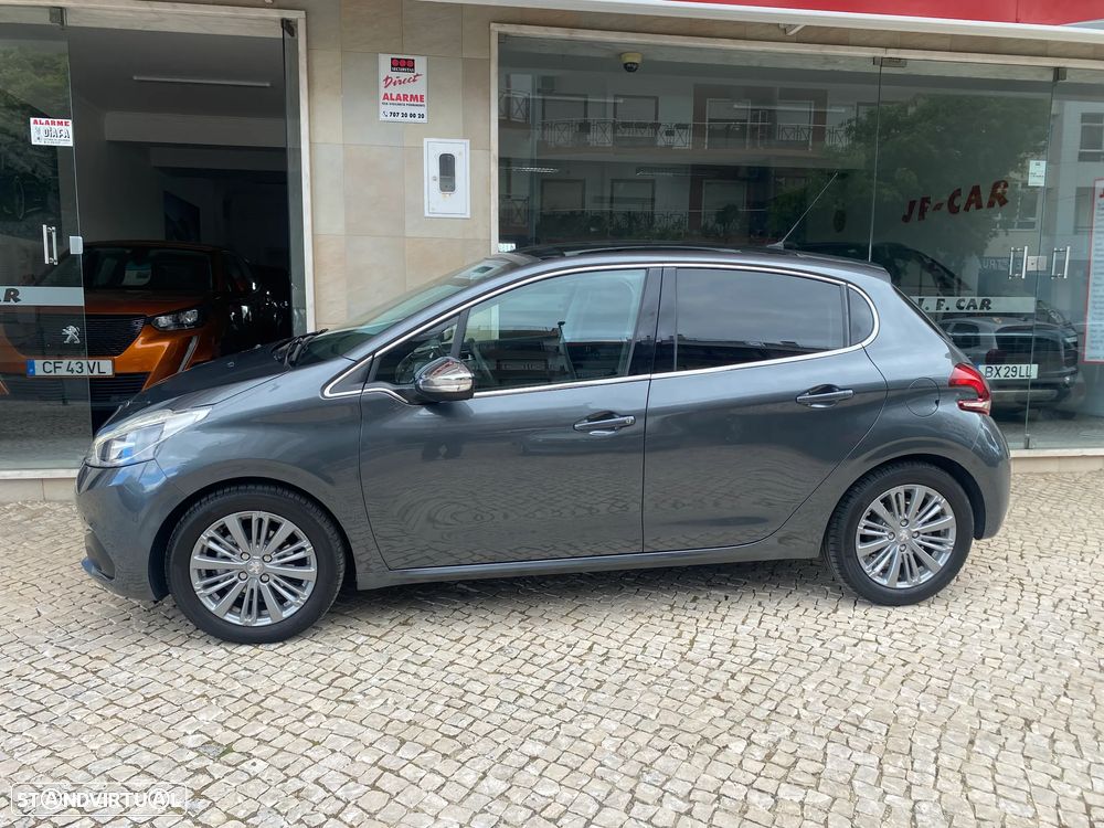 Peugeot 208 PureTech 110 Stop & Start Allure - 11