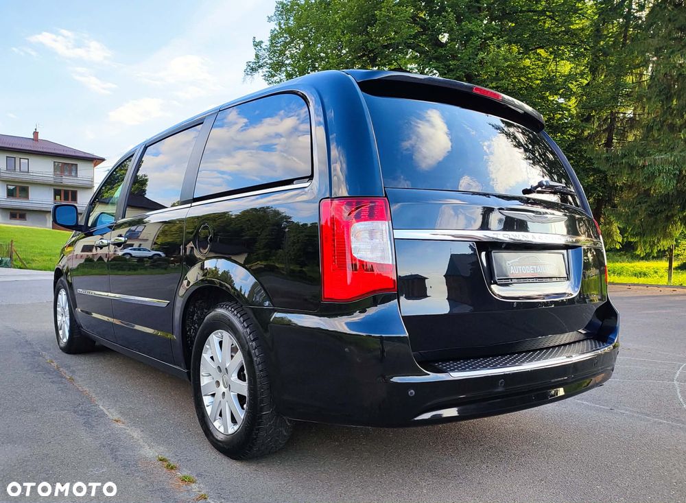 Chrysler Town & Country 3.6 Limited - 17