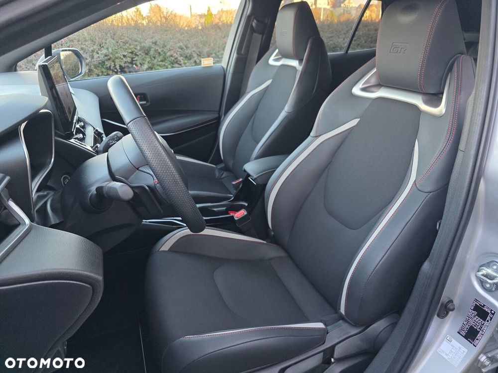 Toyota Corolla 2.0 Hybrid GR Sport Dynamic - 17