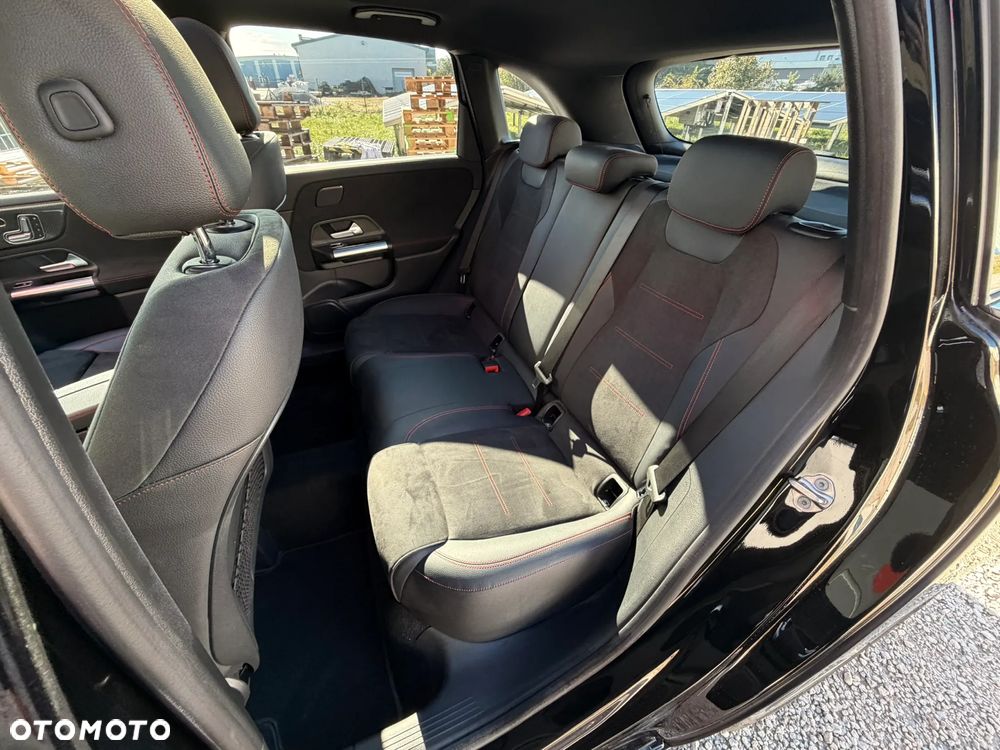 Mercedes-Benz Klasa B 180 d AMG Line 7G-DCT - 7