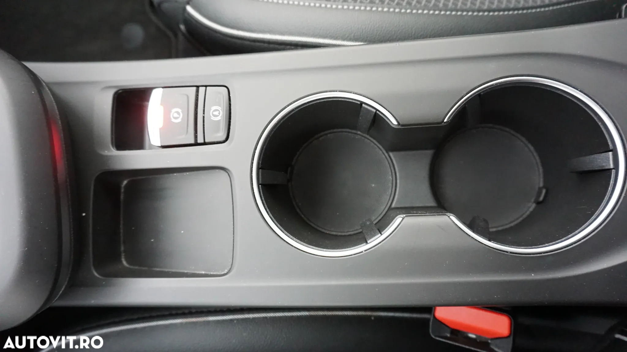 Renault Arkana MHEV 160 EDC Techno - 24
