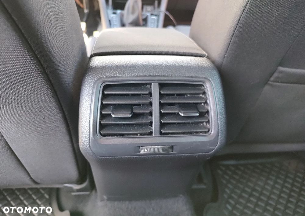 Volkswagen Golf Variant 1.4 TSI BMT Highline - 30