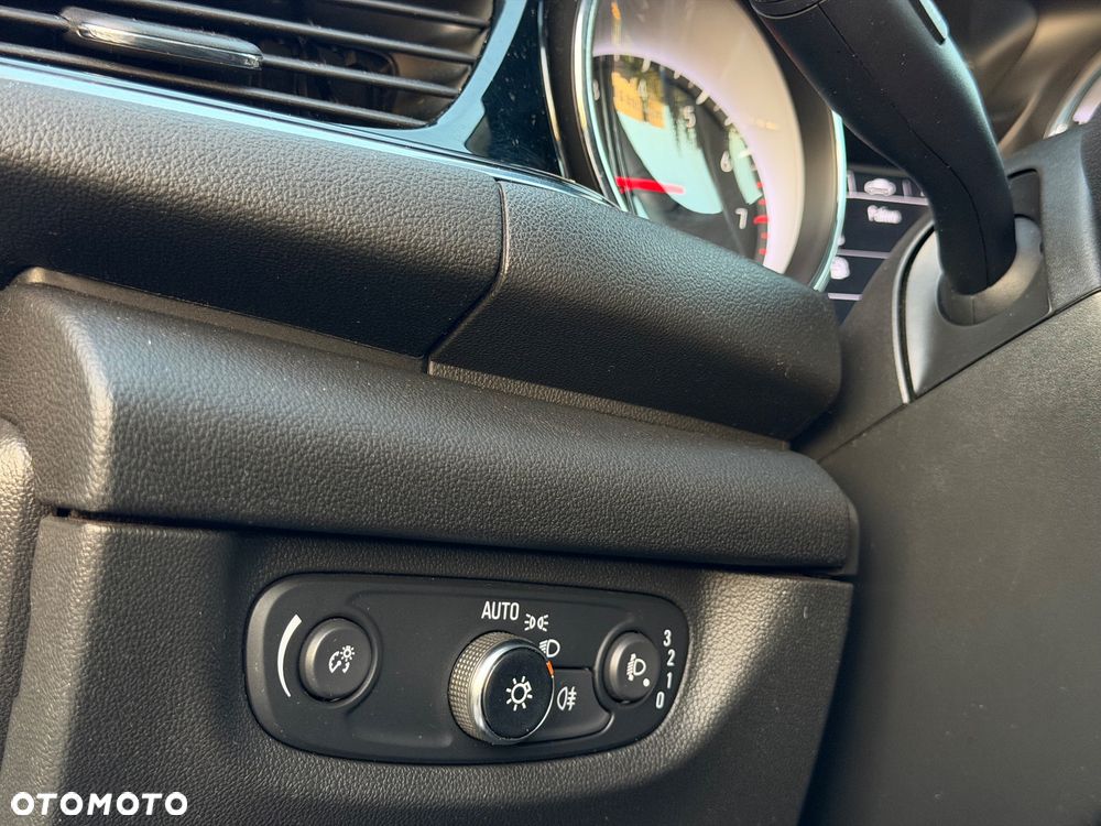 Opel Insignia - 11
