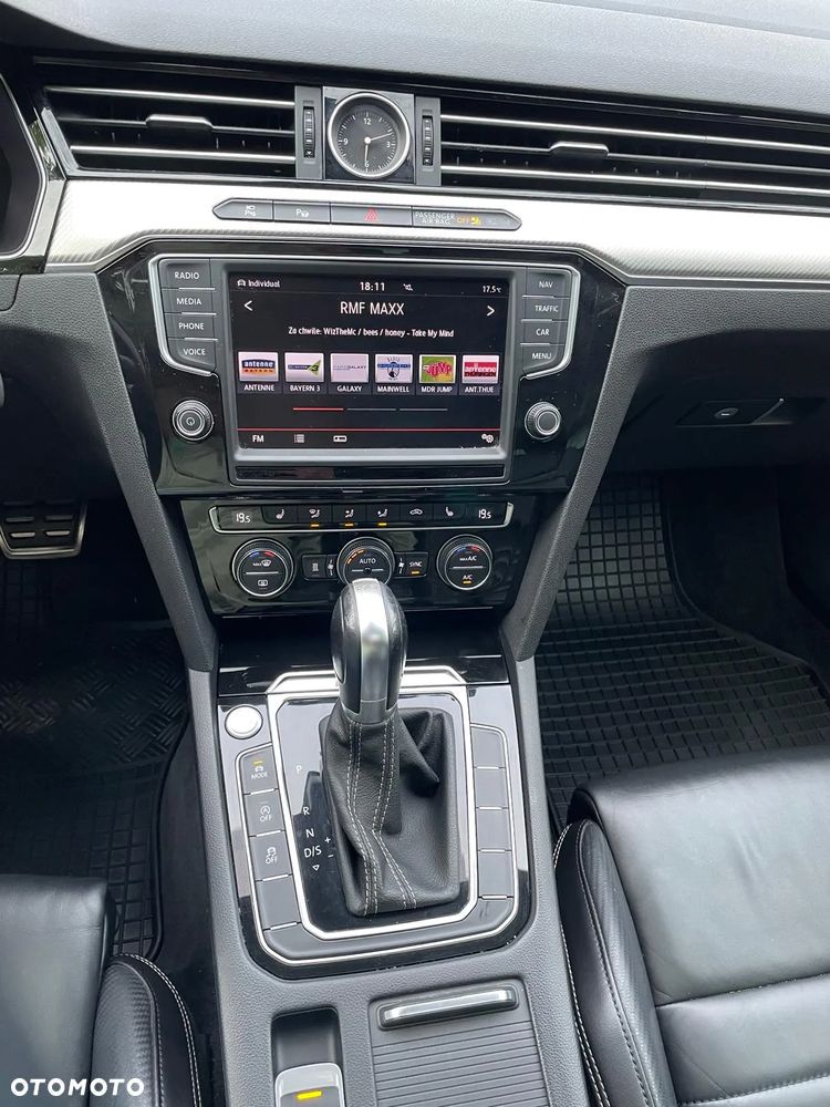 Volkswagen Passat 2.0 TDI 4Mot Elegance DSG - 25