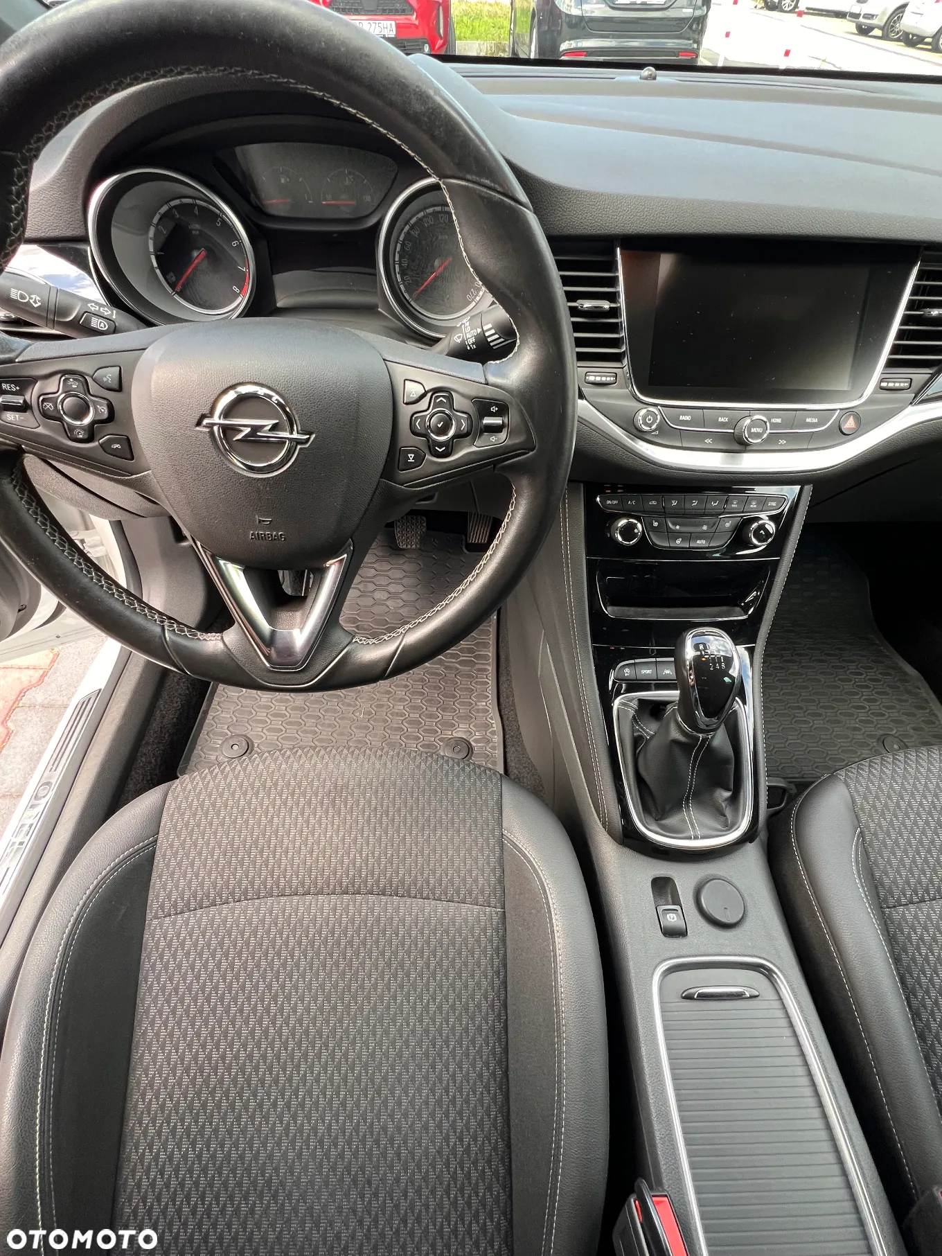 Opel Astra 1.6 Turbo Start/Stop Sports Tourer Innovation - 24