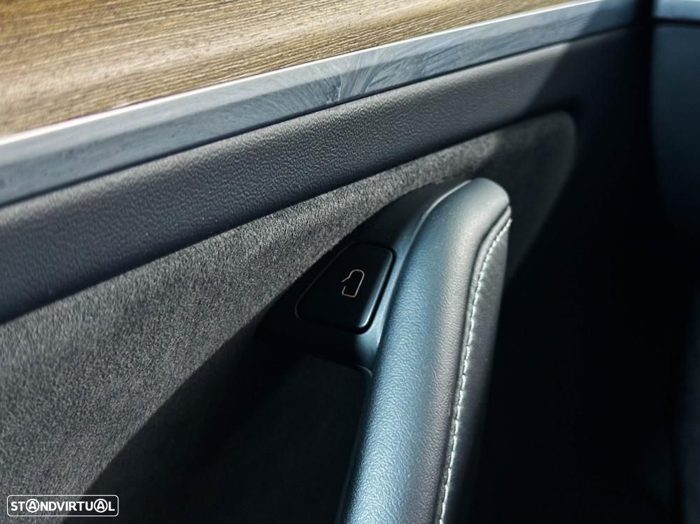 Tesla Model Y Standard - 45