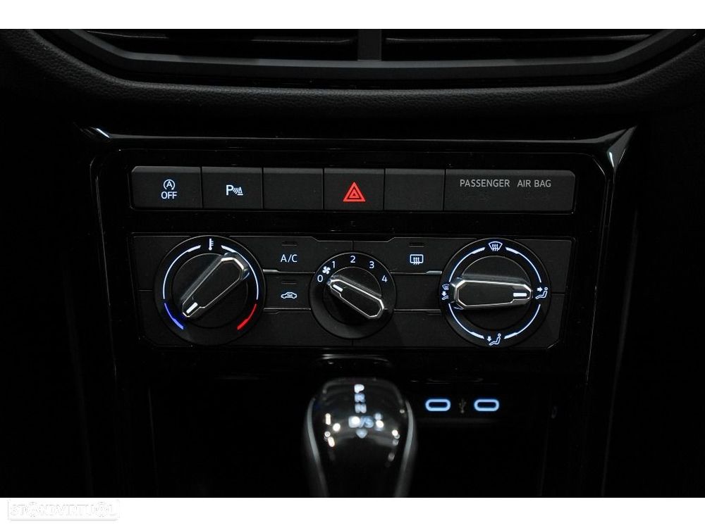 VW T-Cross 1.0 TSI Urban DSG - 23